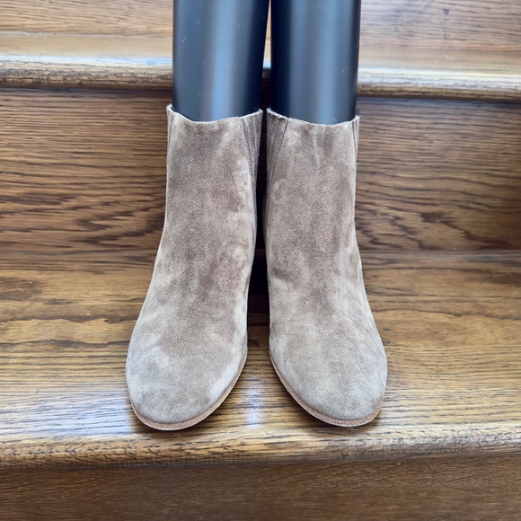 Vince Haider Suede Ankle Boots Taupe/Tan 8.5 NWOT - Picture 2 of 12